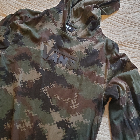 Van's Hooded Camo Top - Picture 3 of 4